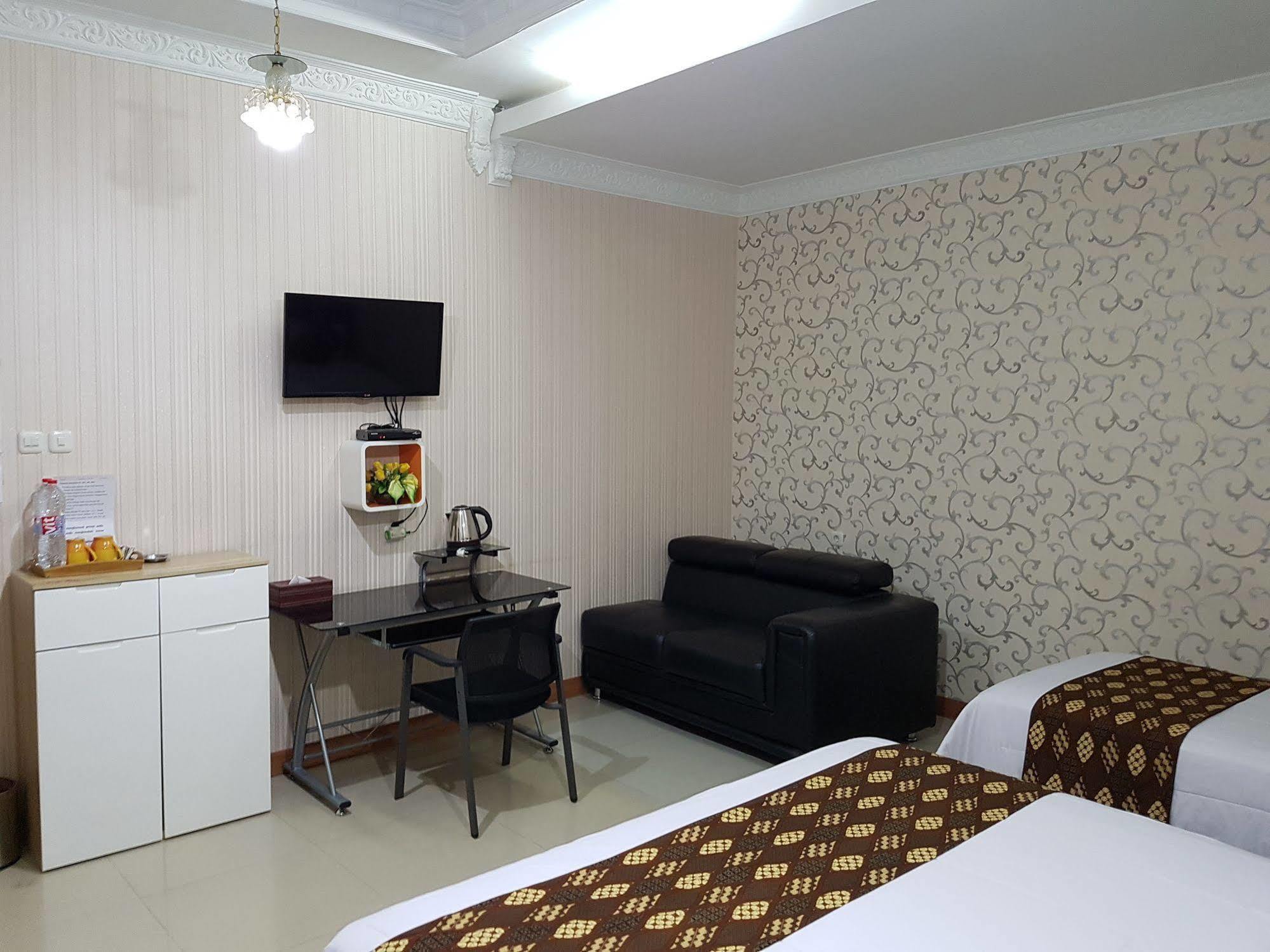 Rene Hotel Yogyakarta Exterior photo