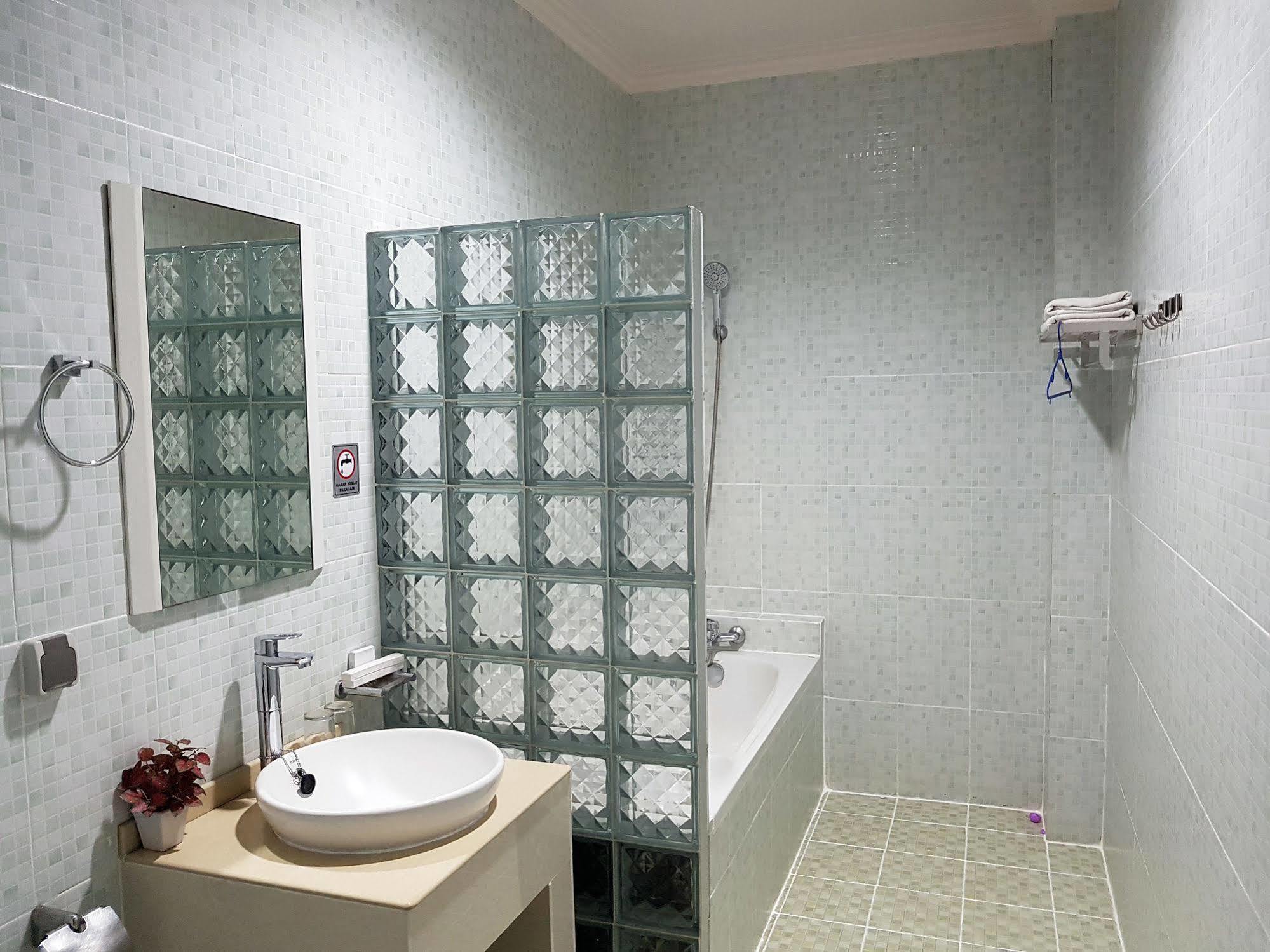 Rene Hotel Yogyakarta Exterior photo